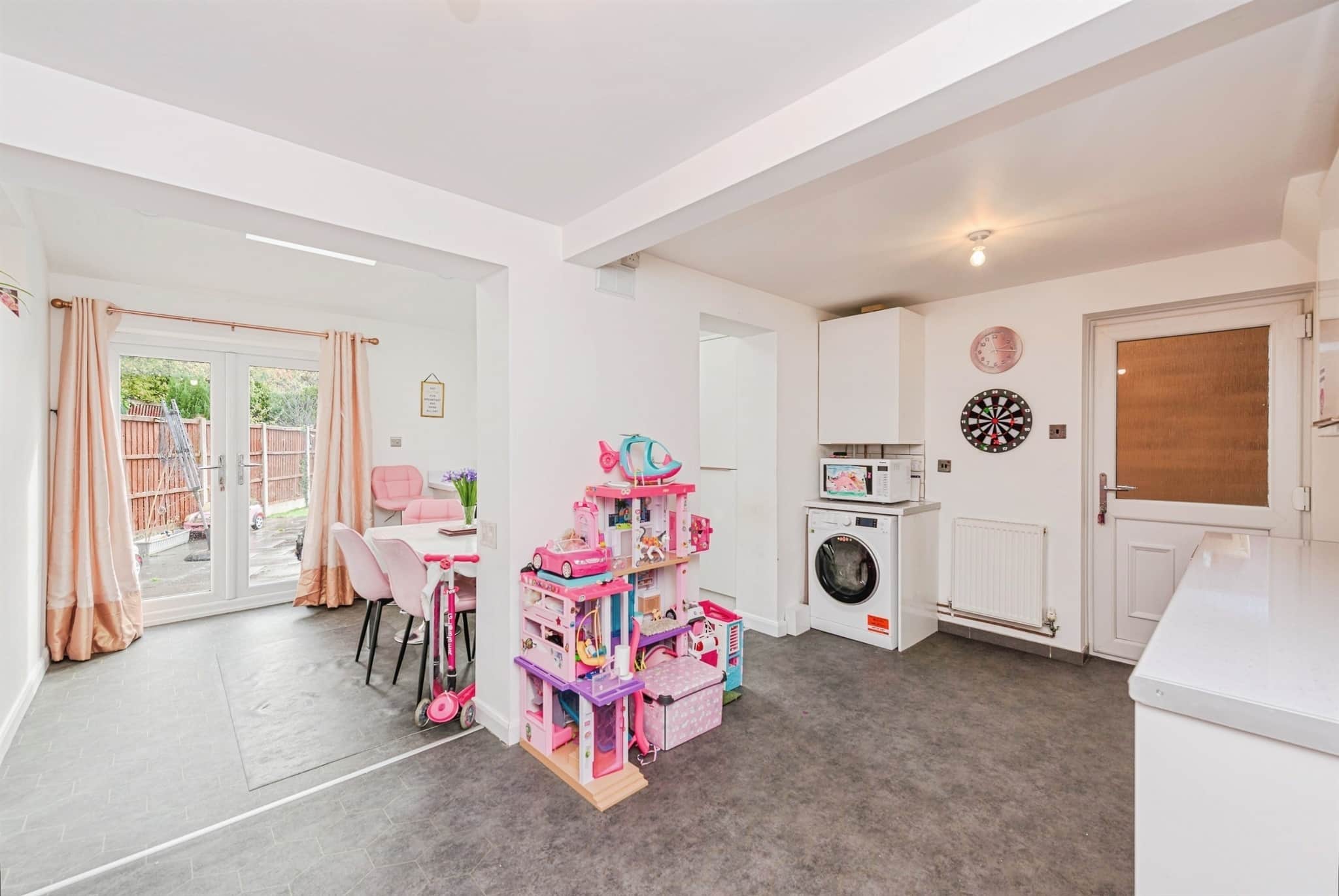 Property at Glendale Court, Wilnecote, Tamworth