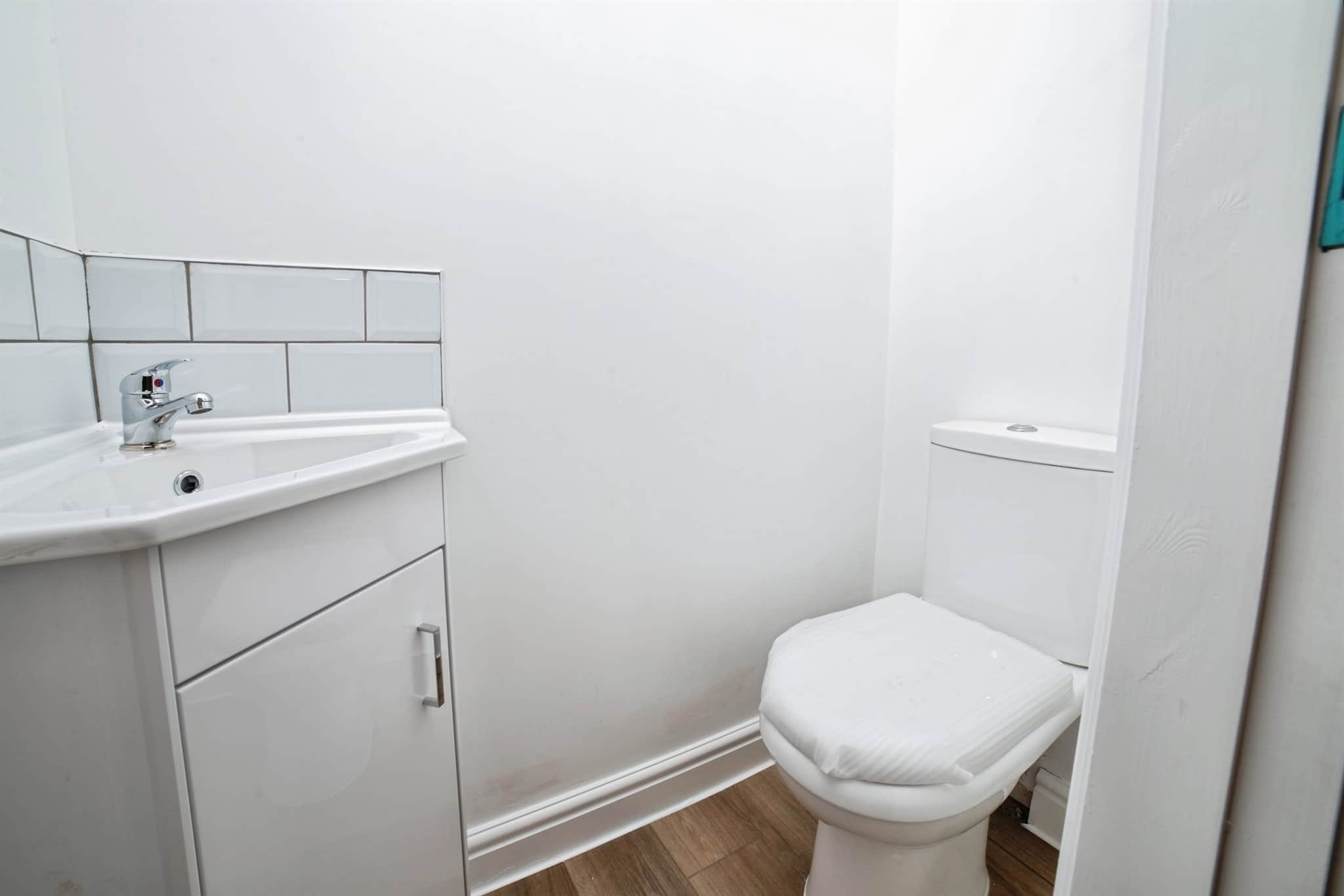 Property at Lynncroft, Eastwood, NOTTINGHAM