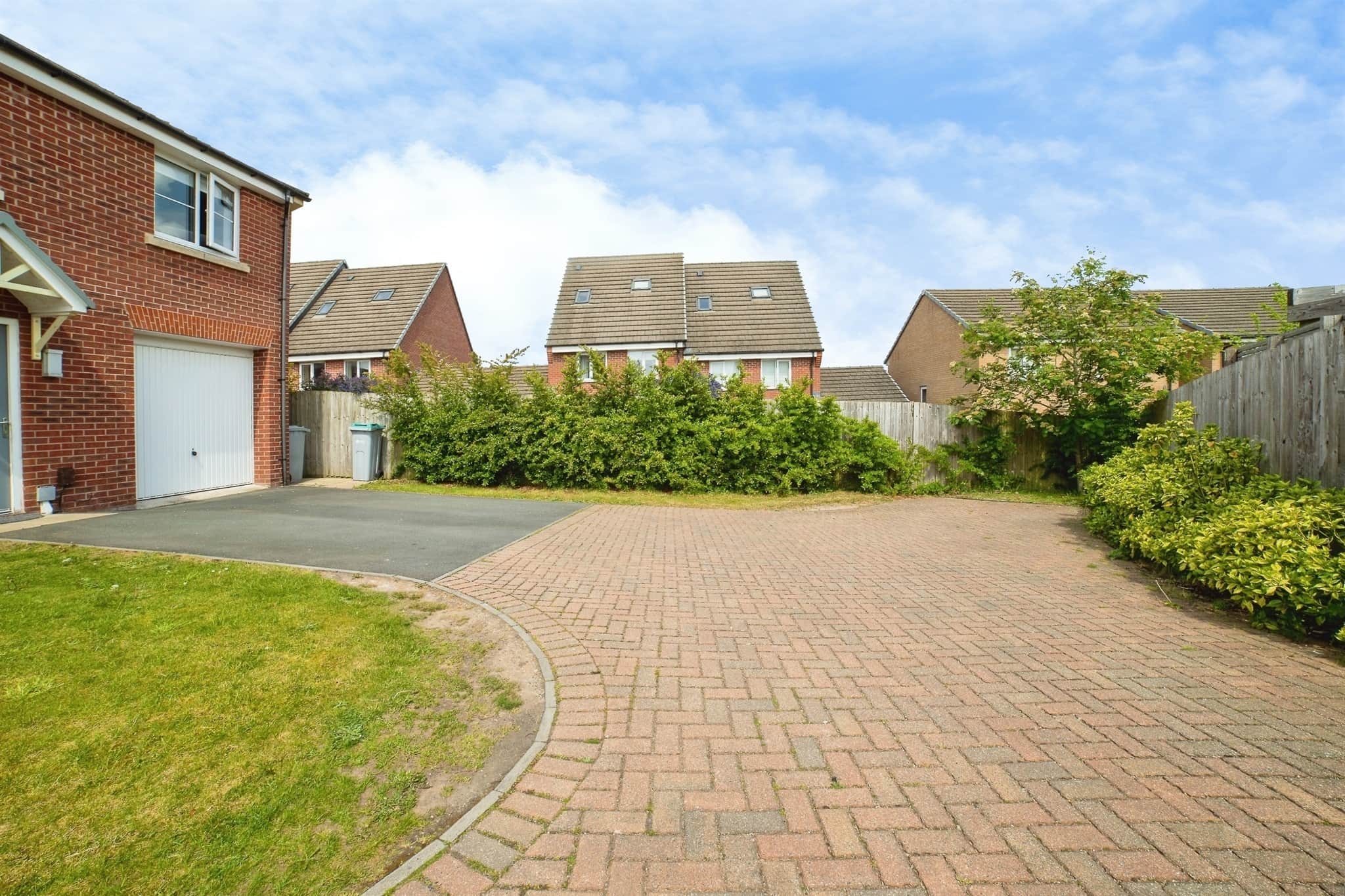 Property at Woodlark Close, Rainworth, Mansfield