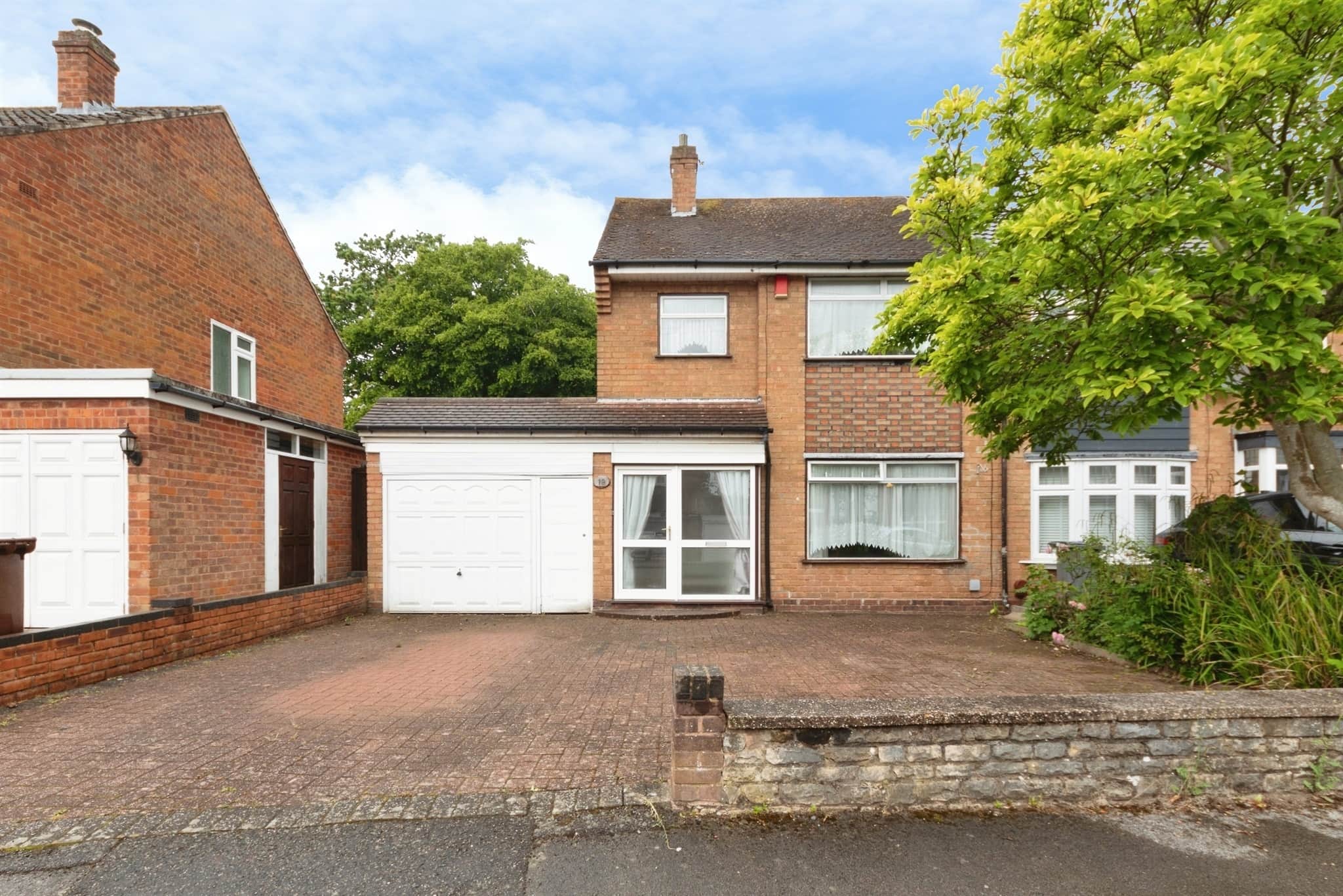 Property at Leam Crescent, Solihull