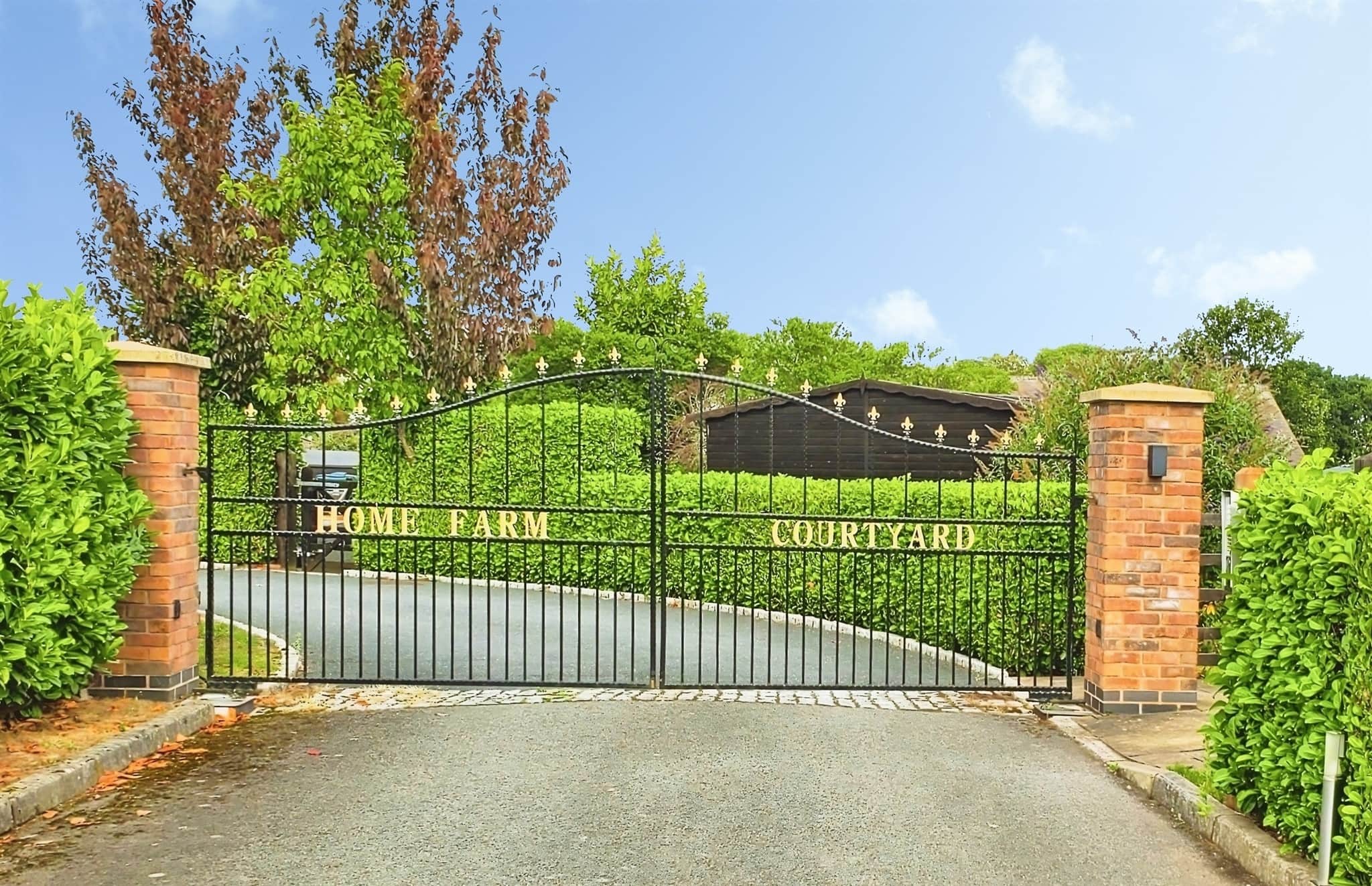 Property at Home Farm Courtyard, Castle Donington, Derby
