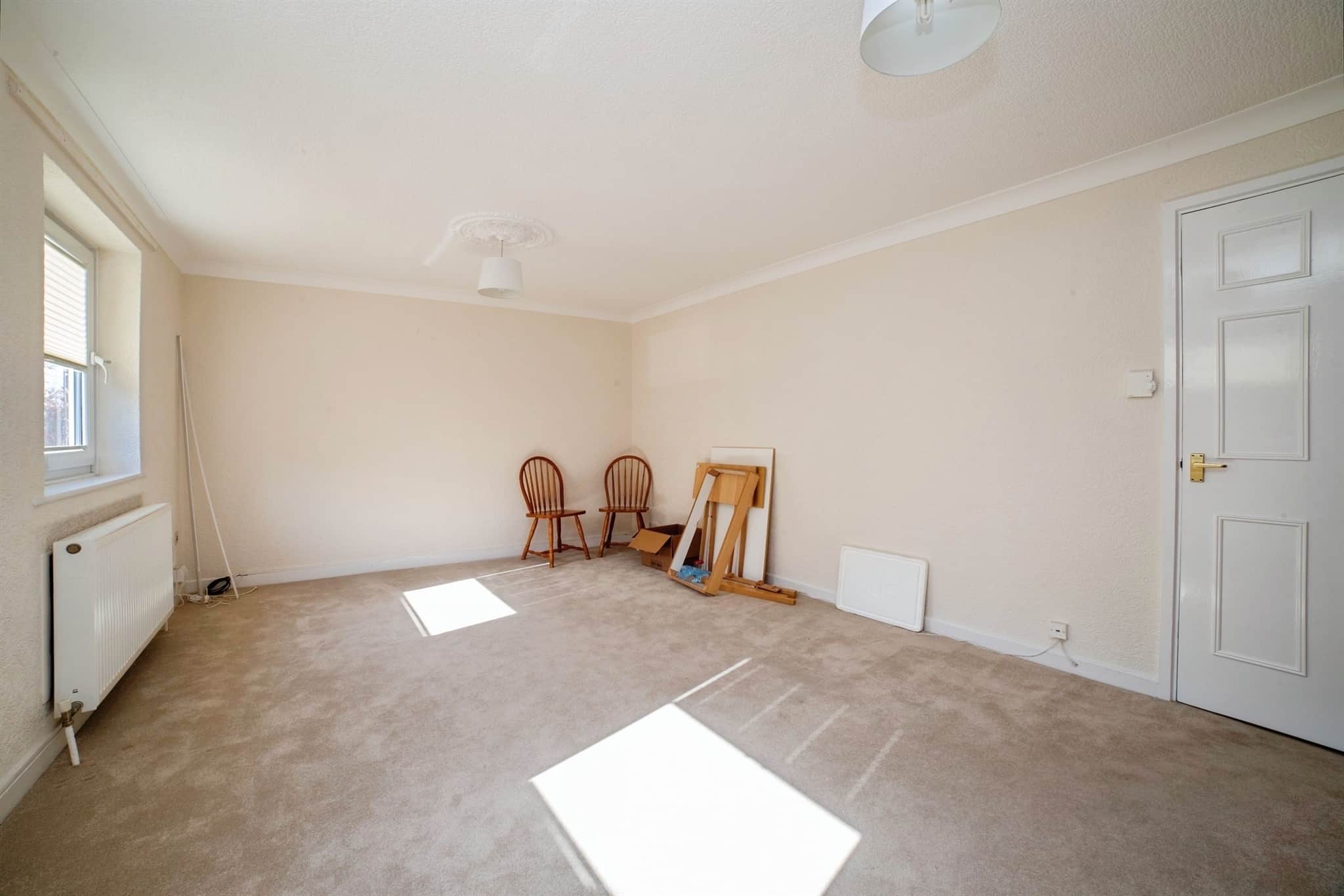 Property at Robin Down Court, Mansfield