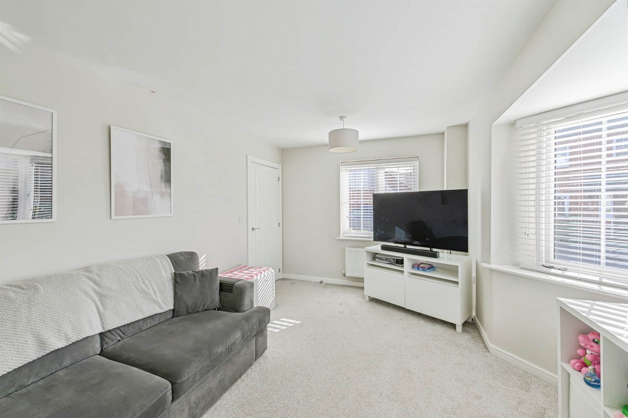 Property at Meadow Way, Tamworth