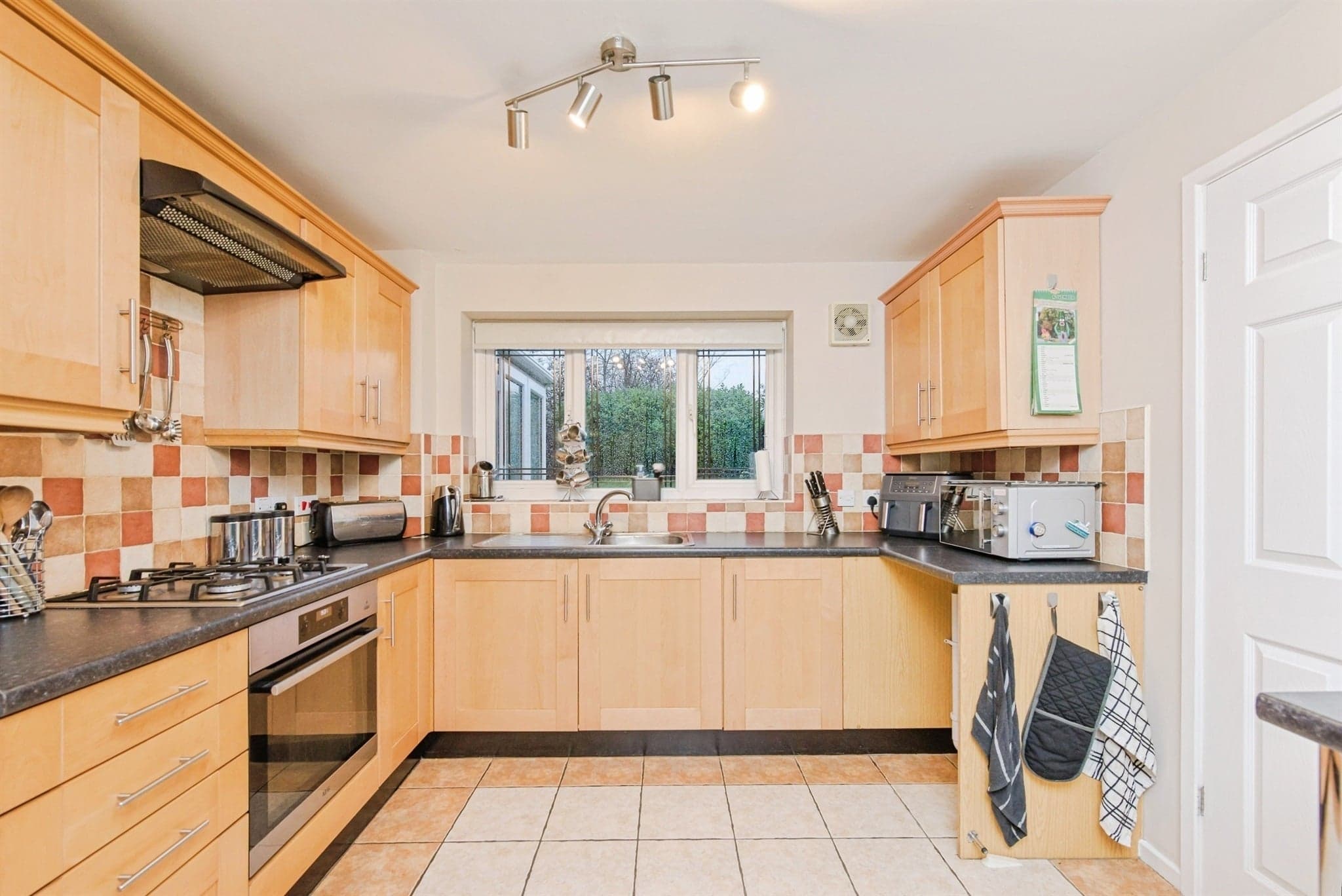 Property at Lakeland Drive, Wilnecote, Tamworth